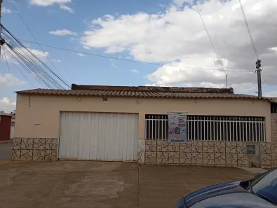 Casa com 3 Quartos à venda, 200m² no Arapoanga, Brasília