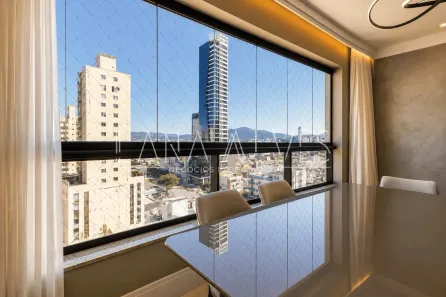Apartamento com 3 Quartos para alugar, 127m² no Centro, Balneário Camboriú