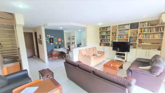 Casa de Condomínio com 3 Quartos à venda, 150m² no Camboinhas, Niterói