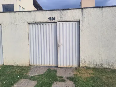 Casa com 2 Quartos para alugar, 10m² no Duque de Caxias, Betim