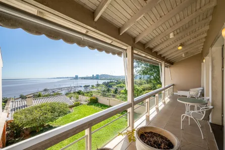 Casa com 4 Quartos à venda, 389m² no Vila Assunção, Porto Alegre