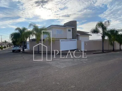 Casa com 3 Quartos para alugar, 270m² no Parque das Esmeraldas II, Marília