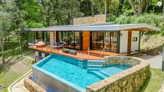 Sobrado com 4 Quartos à venda, 485m² no Vila Capivari, Campos do Jordão