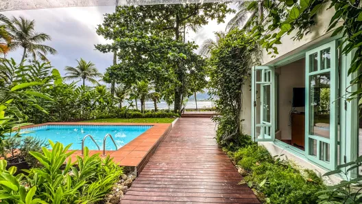 Casa com 5 Quartos para alugar, 350m² no Baleia, São Sebastião