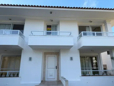 Casa com 5 Quartos para alugar, 300m² no Itaigara, Salvador
