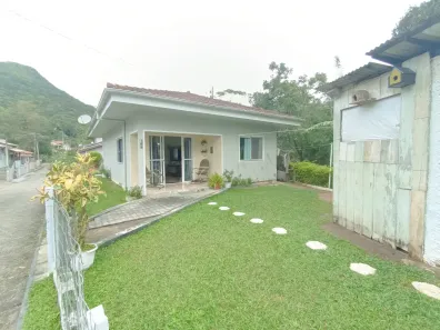 Casa com 2 Quartos à venda, 90m² no Areias do Meio, Governador Celso Ramos