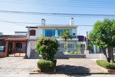 Casa com 4 Quartos à venda, 233m² no Santa Maria Goretti, Porto Alegre