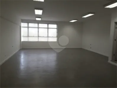Prédio Comercial para alugar, 899m² no Indianópolis, São Paulo