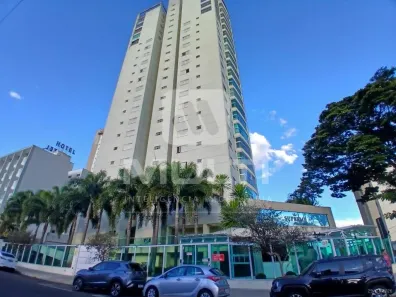 Apartamento com 3 Quartos para alugar, 110m² no Centro, Uberlândia