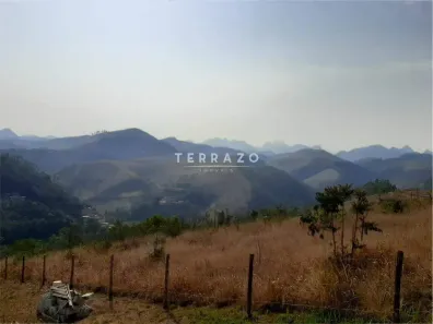 Lote/Terreno à venda, 561m² no Pessegueiros, Teresópolis