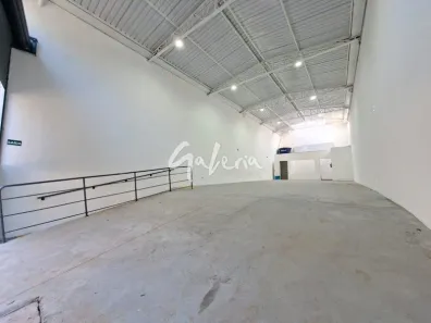 Galpão/Depósito/Armazém para alugar, 179m² no Cerâmica, São Caetano do Sul