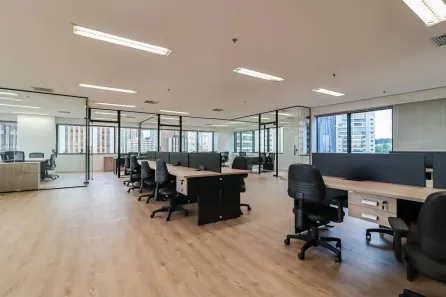 Ponto Comercial com 7 Quartos para alugar, 240m² no Cidade Monções, São Paulo