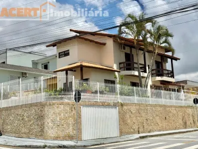 Casa com 3 Quartos à venda, 183m² no Barreiros, São José