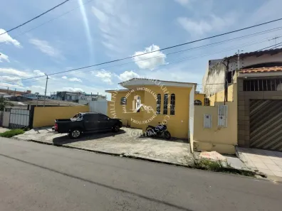 Casa com 3 Quartos à venda, 180m² no Parque 10 de Novembro, Manaus
