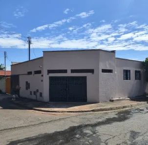 Casa com 3 Quartos à venda, 242m² no Setor Novo Horizonte, Goiânia