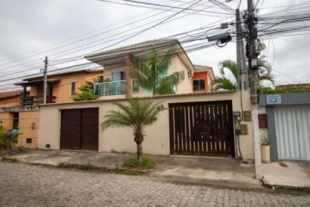Casa com 4 Quartos à venda, 225m² no Jardim Flamboyant, Cabo Frio