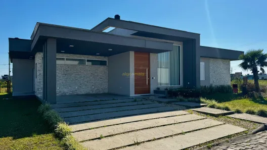 Casa de Condomínio com 4 Quartos à venda, 243m² no XANGRI-LÁ, Osório