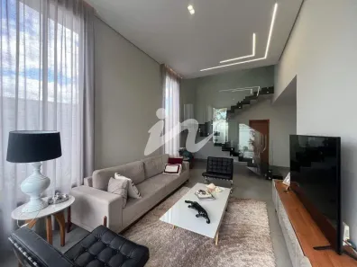 Casa com 3 Quartos à venda, 177m² no Jardim Colina, Uberlândia