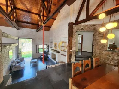 Casa de Condomínio com 4 Quartos à venda, 390m² no Chácara de La Rocca, Carapicuíba