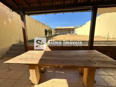 Casa com 3 Quartos à venda, 250m² no Chácaras Tubalina e Quartel, Uberlândia