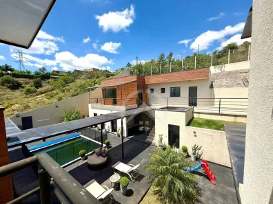 Sobrado com 5 Quartos à venda, 390m² no Jardim Estância Brasil, Atibaia