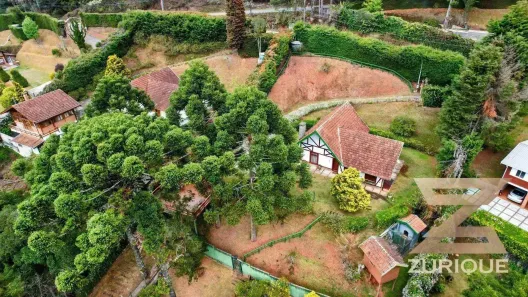 Casa com 3 Quartos à venda, 250m² no Recanto Araucária, Campos do Jordão
