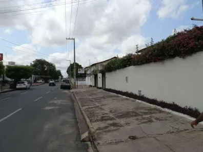 com 4 Quartos para alugar, 300m² no Noivos, Teresina