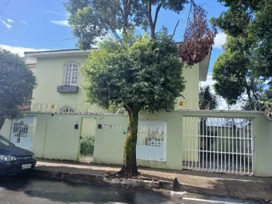 Prédio Comercial para alugar, 152m² no Melo, Montes Claros