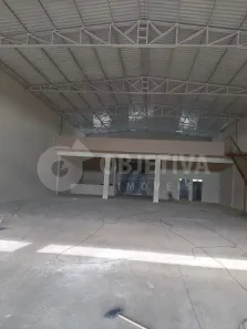 Galpão/Depósito/Armazém para alugar, 810m² no Novo Mundo, Uberlândia