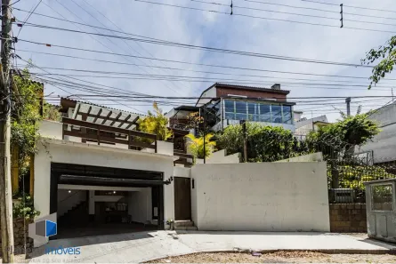 Casa com 3 Quartos à venda, 181m² no Medianeira, Porto Alegre