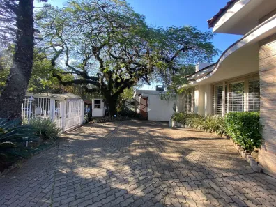 Casa com 6 Quartos à venda, 357m² no Três Figueiras, Porto Alegre