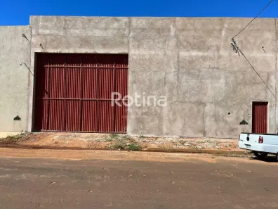 Galpão/Depósito/Armazém para alugar, 200m² no Novo Mundo, Uberlândia