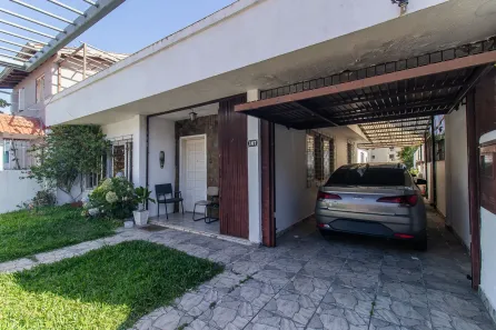 Casa com 3 Quartos à venda, 170m² no Cavalhada, Porto Alegre