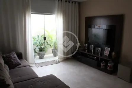 Casa com 3 Quartos à venda, 230m² no Santa Mônica, Uberlândia