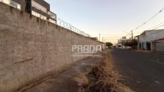 Lote/Terreno à venda, 450m² no Santa Mônica, Uberlândia