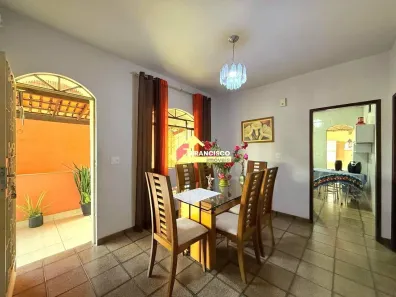 Casa com 3 Quartos à venda, 340m² no Manoel Valinhas, Divinópolis