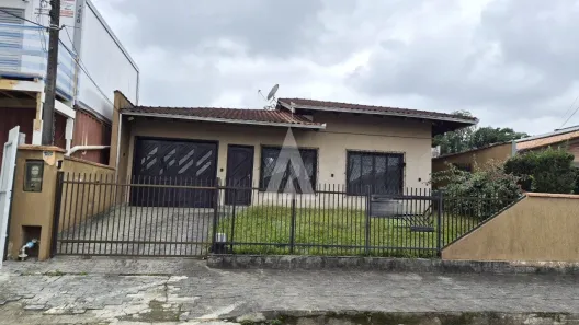 Casa com 4 Quartos à venda, 235m² no Glória, Joinville