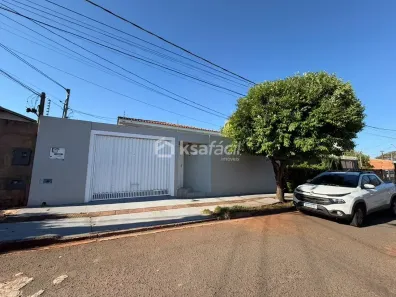 Casa com 3 Quartos para alugar, 215m² no Bosque de Avilan, Campo Grande