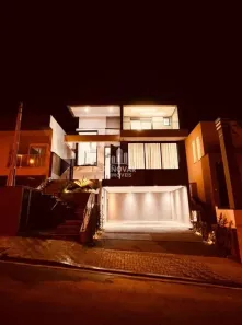 Sobrado com 3 Quartos à venda, 283m² no Cézar de Souza, Mogi das Cruzes
