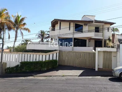 Casa com 4 Quartos para alugar, 280m² no Tabajaras, Uberlândia