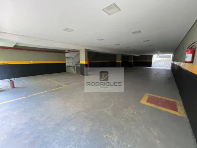 Prédio Comercial para alugar, 930m² no Vila Nogueira, Diadema