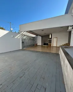 Casa de Condomínio com 3 Quartos para alugar, 280m² no Vila Aviação, Bauru
