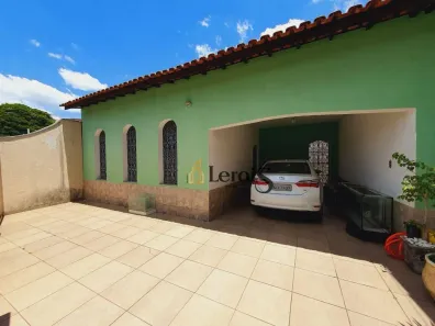Casa com 3 Quartos à venda, 250m² no Brasil, Itu