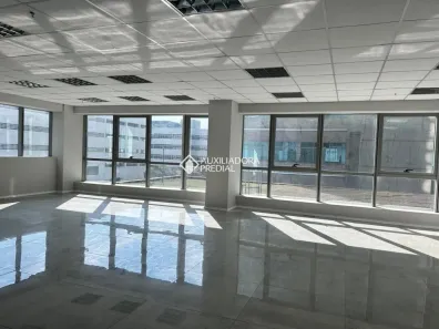 Sala Comercial à venda, 136m² no Praia de Belas, Porto Alegre
