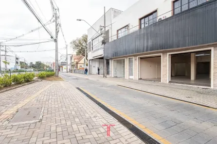 Ponto Comercial para alugar, 606m² no Novo Mundo, Curitiba