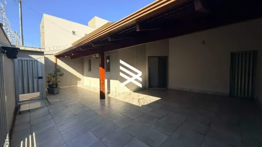 Casa com 3 Quartos para alugar, 150m² no Santa Rosa, Uberlândia