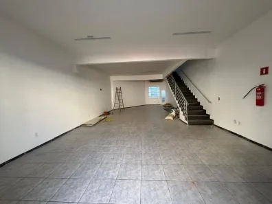 Ponto Comercial para alugar, 180m² no Centro, Juiz de Fora