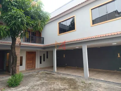 Casa com 3 Quartos para alugar, 200m² no Glória, Vila Velha
