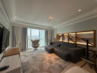 Apartamento com 3 Quartos para alugar, 217m² no Centro, Balneário Camboriú