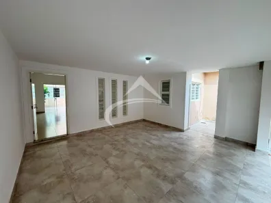Casa com 3 Quartos para alugar, 180m² no Vila Bandeirantes, Araçatuba